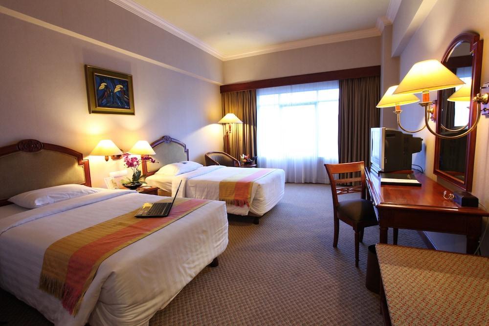 Blue Sky Hotel Balikpapan Kültér fotó